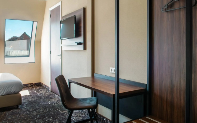 Amsterdam Lake Hotel
