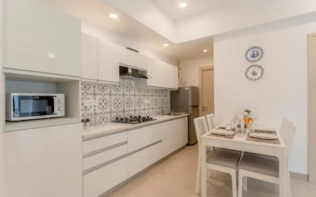 1BR Apt in Candolim With Pool 5 Mins From Beach