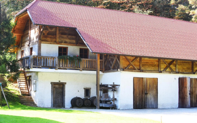 Turisticna Kmetija Seruga