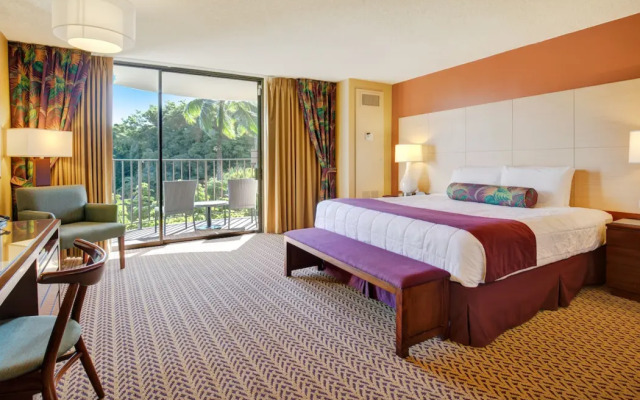 Hilo Hawaiian Hotel, Trademark Collection by Wyndham