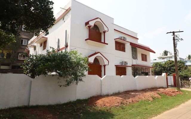 Oyo 30710 Maa Banadurga Homestay