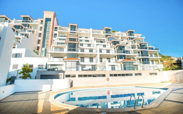 Caniço Seaside Apartment