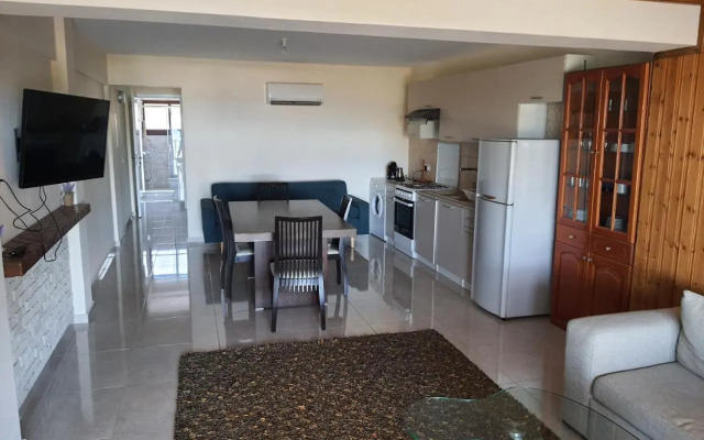 JOANNA SUNSET APTS Pomos