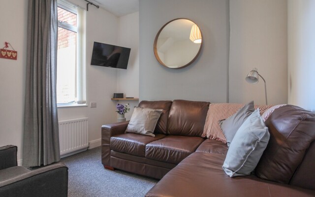 Belfast Budget Donegall Avenue 50