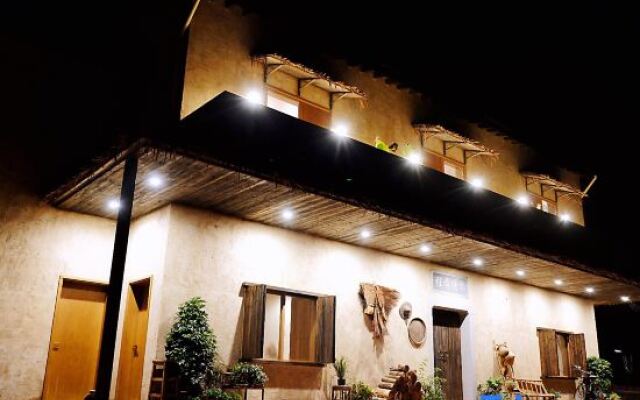 Longing Life Mushroom House Hostel