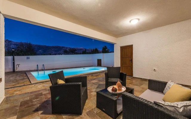 Villa More