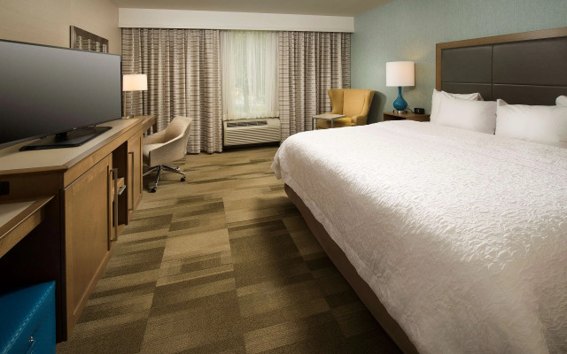 Hampton Inn & Suites Syracuse/Carrier Circle