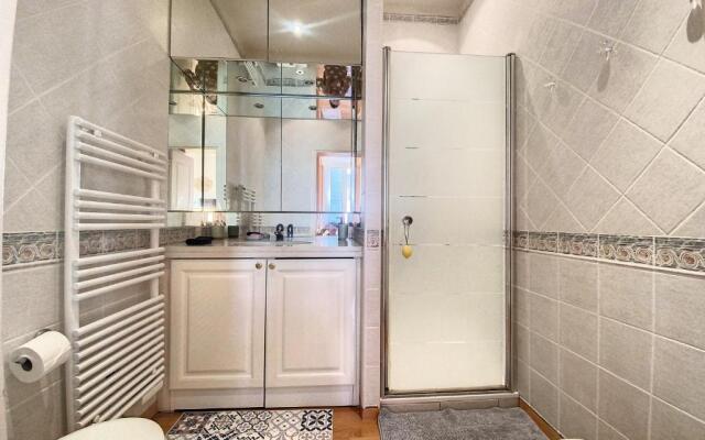 Lumineux Appartement- Carre d'or- Proche mer