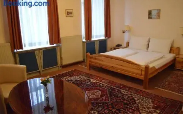 Hotel Pension Walzerstadt