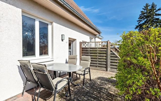 Apartment by Lake Muritz With Marina Views