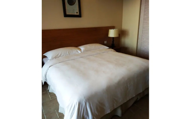 Gold Coast Hotel