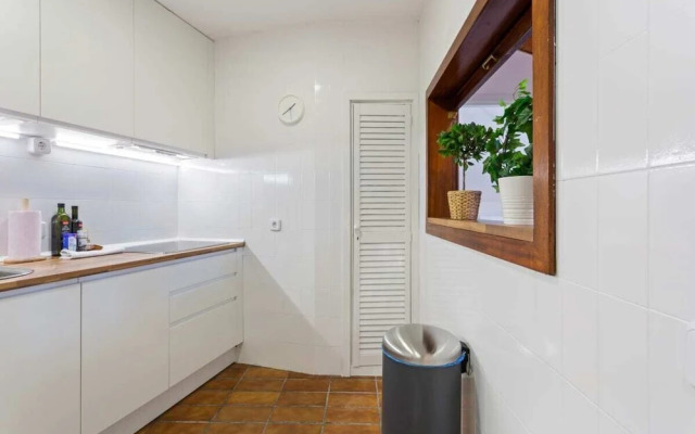 Bright & Modern 1-bedroom Apartment in Centro