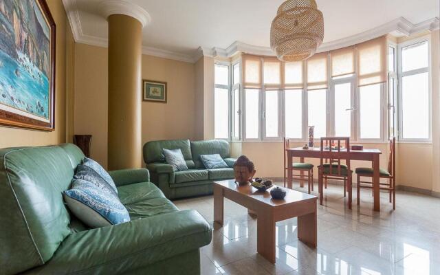 008 Amazing flat very close to the beach