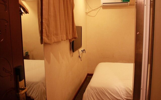 GreenTree Inn Shandong Qingdao Railway Station Square Express Hotel
