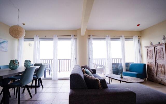 Outstanding 2 Bedroom Beach Front Suite 3