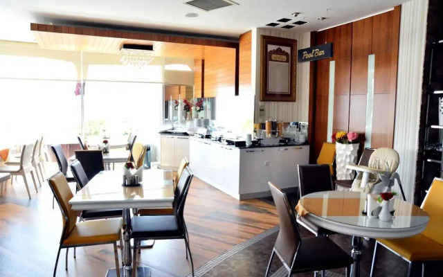 Grand Business Hotel