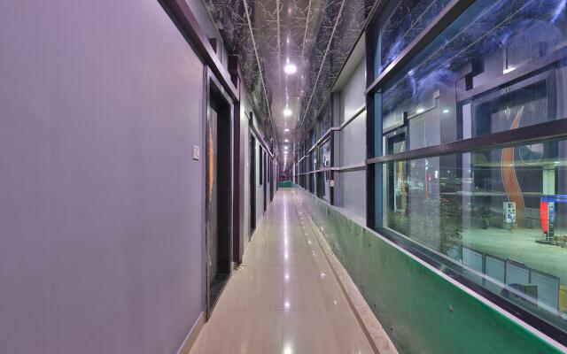 OYO Flagship 28024 Hotel Royal Palace