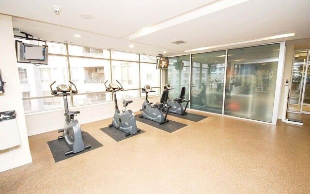 Sarkar Suites - 3880 Duke of York Blvd