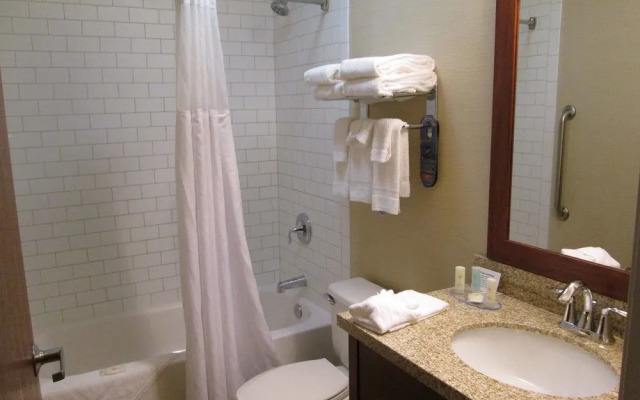 Fairfield Inn & Suites Madison South