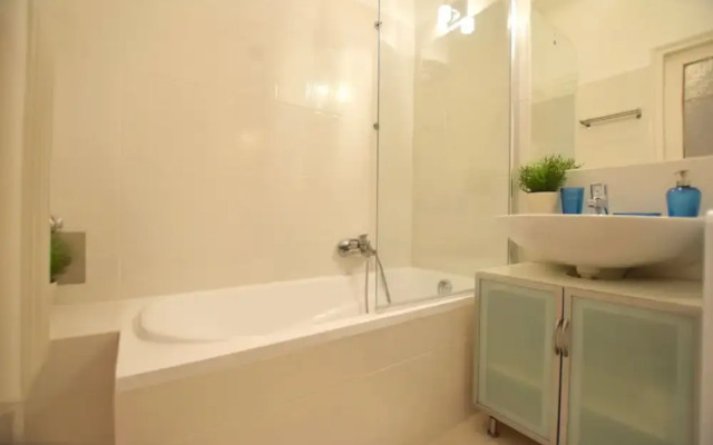 Standard Apartment by Hi5 - Fejer Gyorgy St