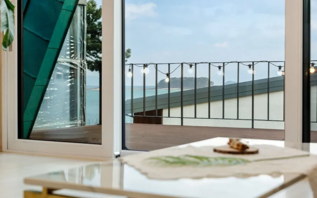 Sacheon Ara Private Pool Villa