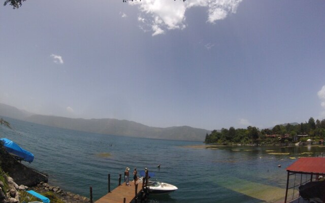 Beautiful Lake House Atitlan AT001