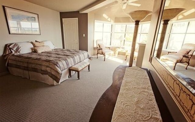 The Lodge at Weir's Beach