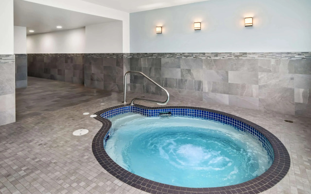 Best Western Plus Pitt Meadows Inn & Suites
