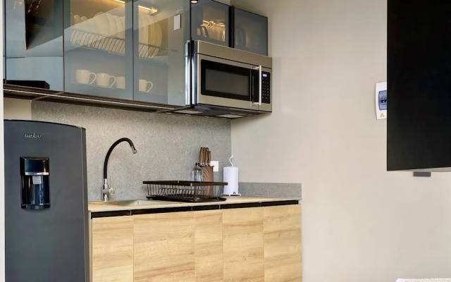 w Artistic Loft in Unique Building