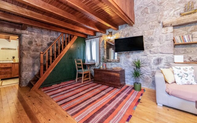 Chic Villa w Fireplace 3 min to Beach in Bodrum