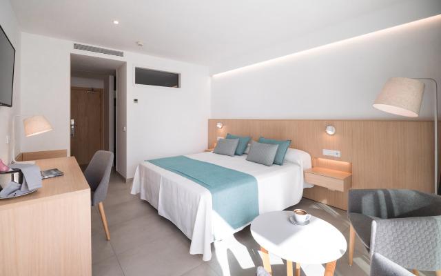 Petit Sagitario ( Only Adults )