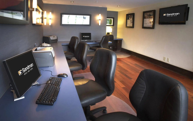 Sandman Hotel & Suites Winnipeg Airport