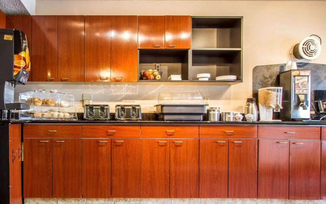 Econo Lodge Freeport - Brunswick Area