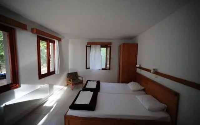 Altin Camp & Park Hotel