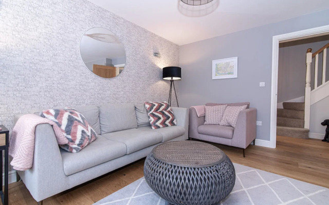 Elegant Ludlow Haven: 4Bed Ultimate Tranquility