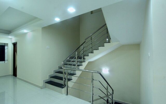Oyo 26193 Hotel Maple Suites