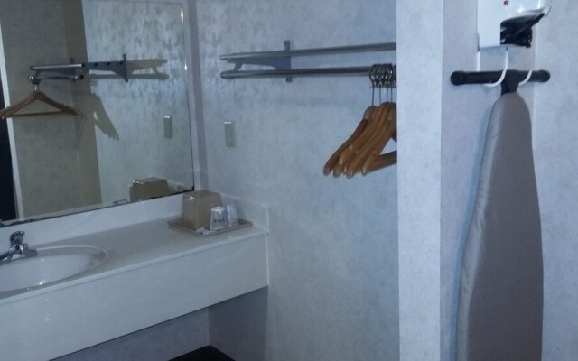 Deerfield Inn & Suites