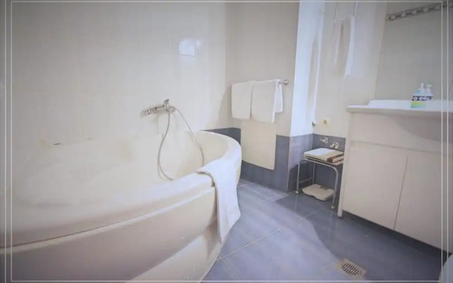 Arxhontiko Chris & Eve