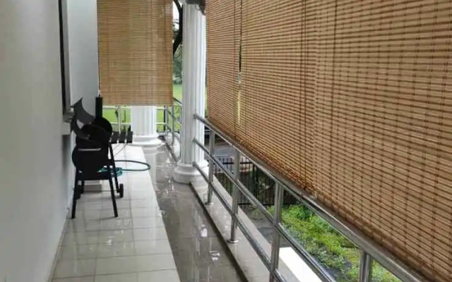 Petaling Jaya EcoVilla 90 by Vale Pine