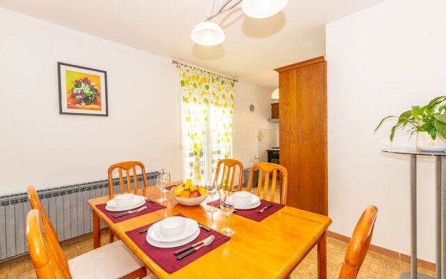 Family house with 2 apartments - Irma