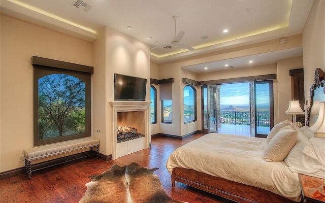 Palisades Estate 5 BR by Casago