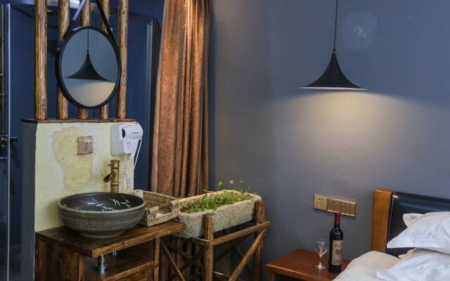 Jiaxing Pu Art Inn