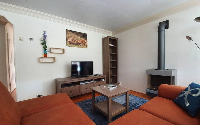 Inviting bungalow in Gelderland with garden