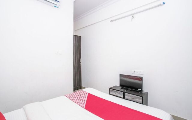 OYO 13941 NR Suites