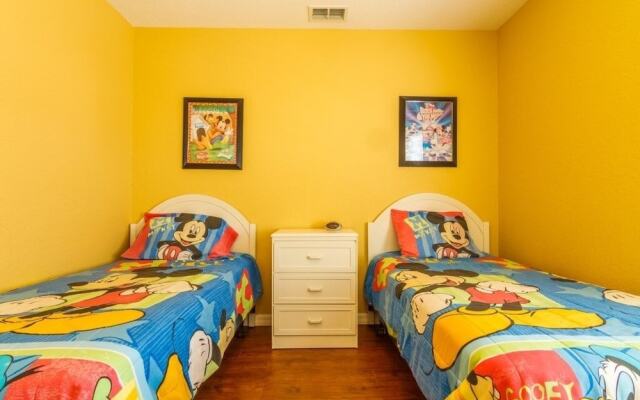 Linda's Pinewood Villa 4 Bedroom Home