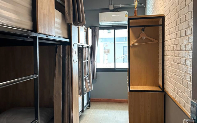 Ray Coffee Bar & Hostel - Adults Only
