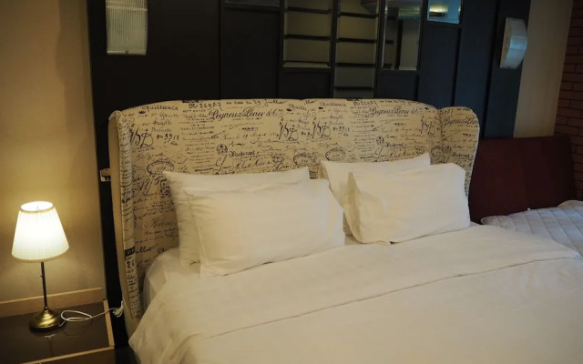 7B - 5 Bedroom Downtown Penthouse With Shared Pool