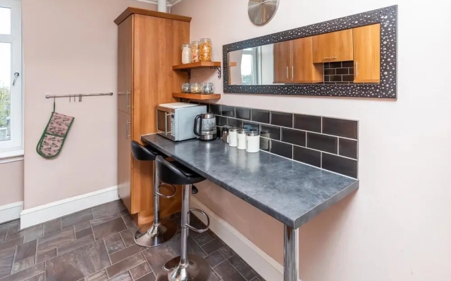 Modern Aberdeen City Apartment Free Parking