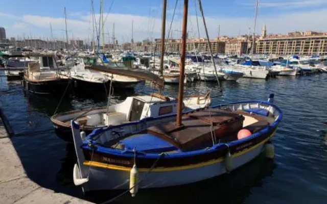 Vieux Port Studio Chic