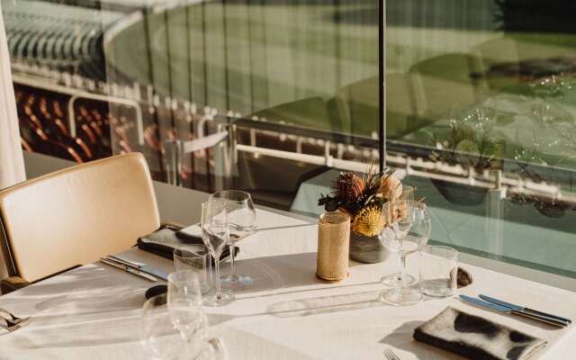 Oval Hotel at Adelaide Oval